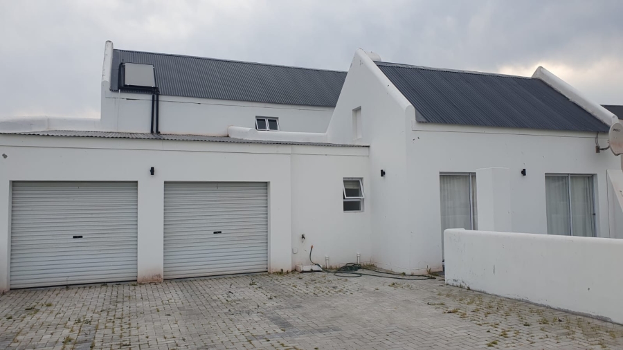 4 Bedroom Property for Sale in Lampiesbaai Western Cape